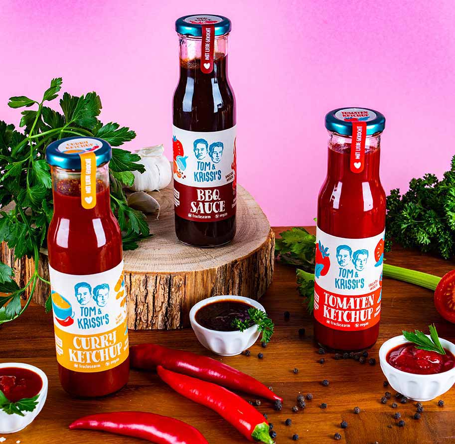 Alle_Ketchups_Kulisse_01ddLQksc6YywwL